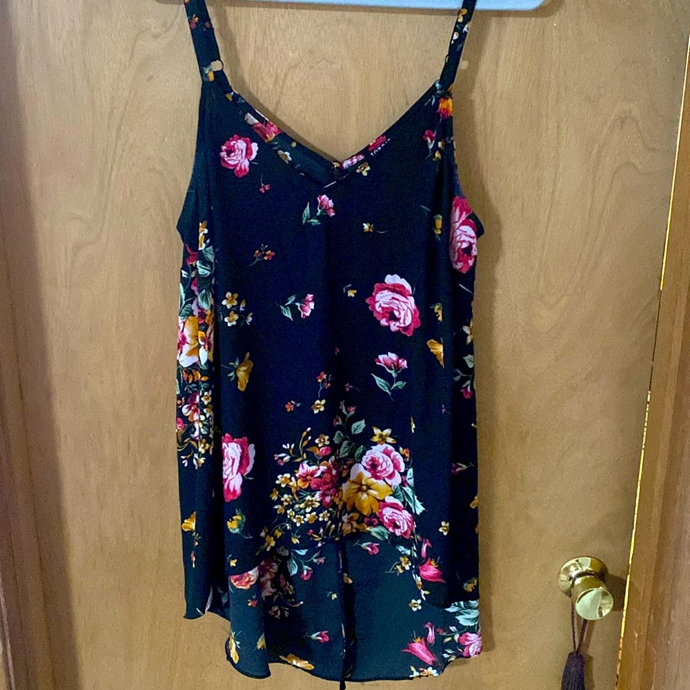 Rose print, flowy, rose print Torrid top